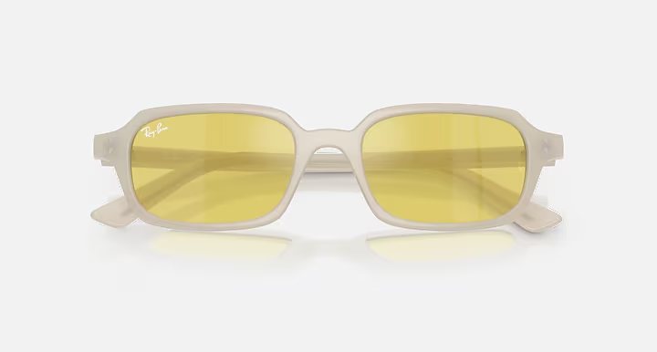 عینک آفتابی ری‌بن مدل RB4455F 6807/6D Zuri فریم سفید گرم ابری عدسی زرد